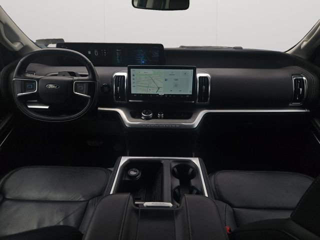 Used 2025 Ford Expedition Platinum AWD/4WD image 17