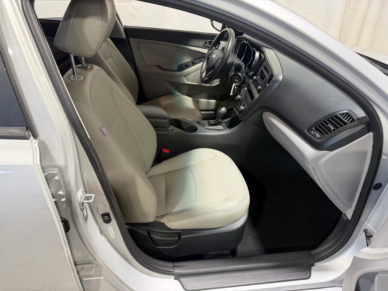 Used 2013 Kia Optima LX image 12