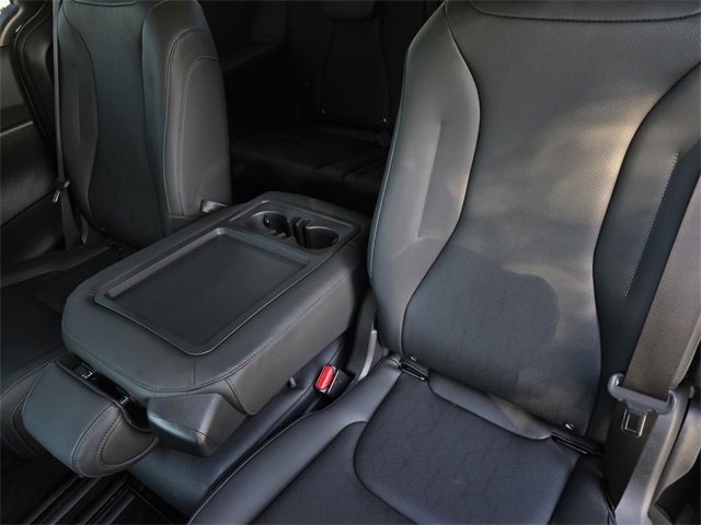 Certified 2025 Kia Carnival SX w/ SX Dark Edition Package image 14