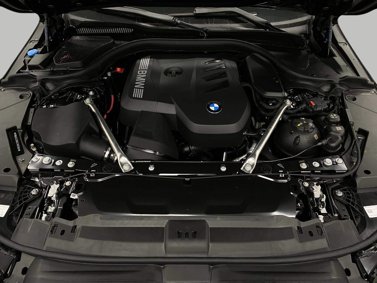 New 2026 BMW 530i xDrive w/ M Sport Package AWD/4WD image 11