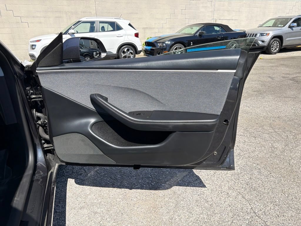 Used 2025 Tesla Model 3 Long Range RWD image 11