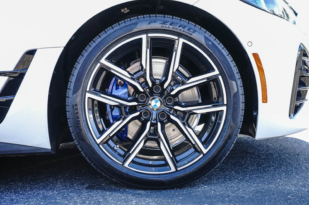Used 2025 BMW M440i RWD image 9