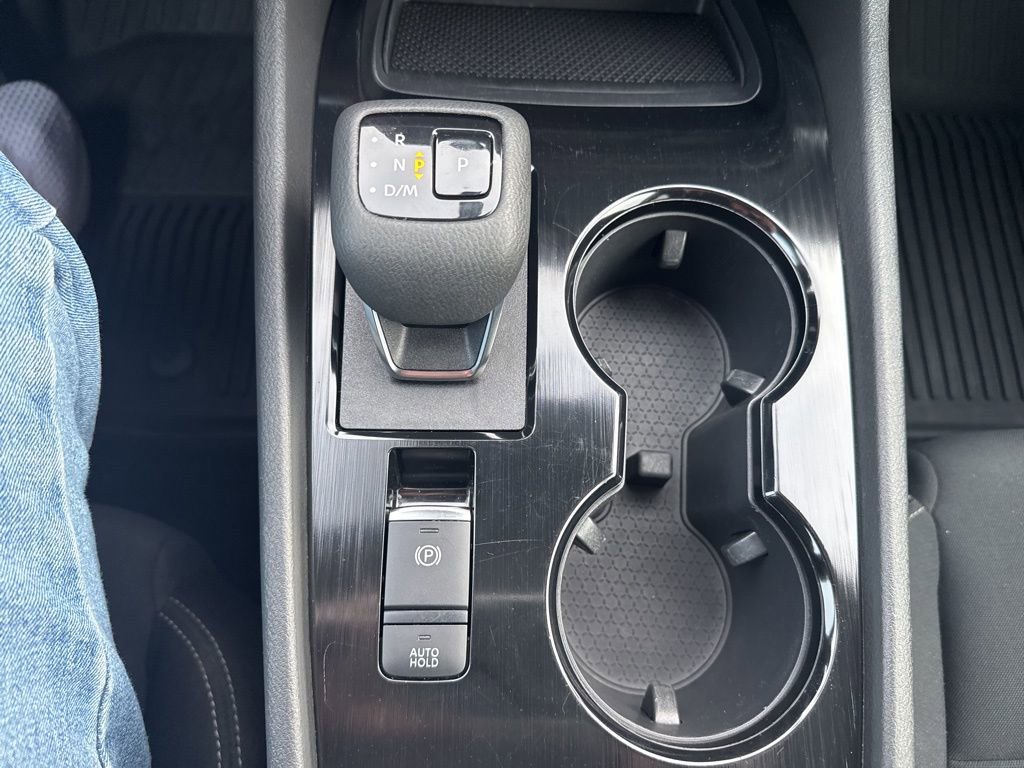 Used 2023 Nissan Rogue S image 33