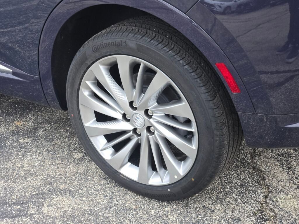 New 2026 Buick Envision Avenir image 17