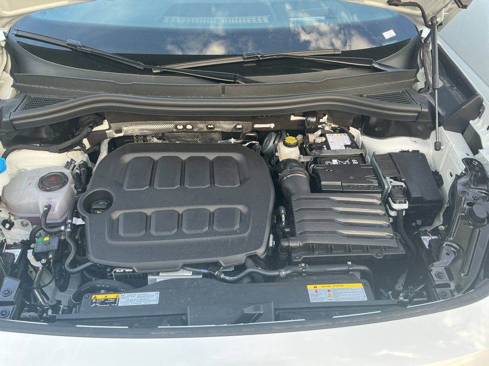 New 2026 Volkswagen Tiguan SE R-Line AWD/4WD image 16