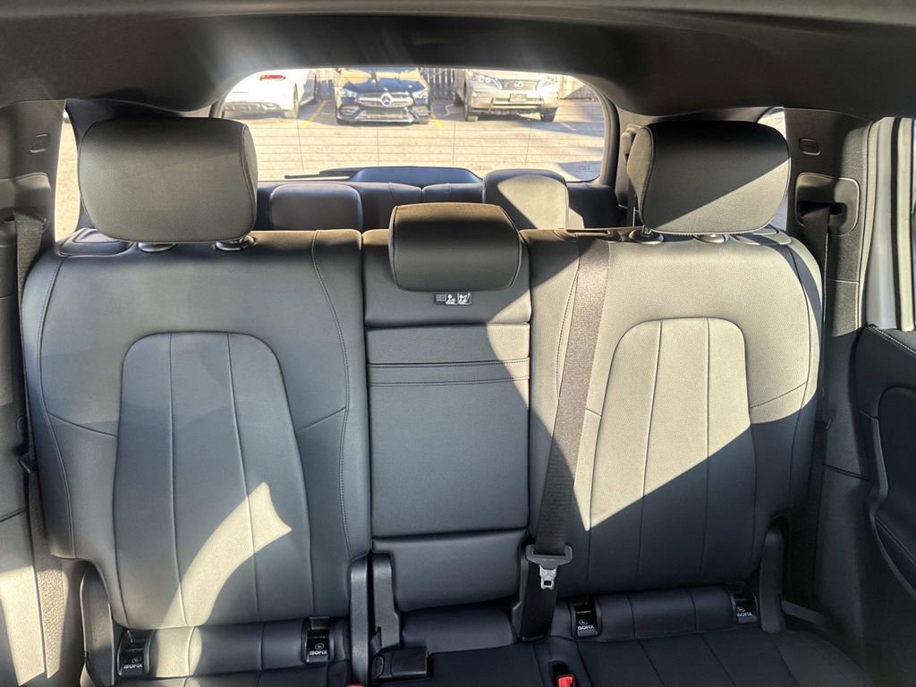 Used 2022 Mercedes-Benz EQB 350 4MATIC image 9