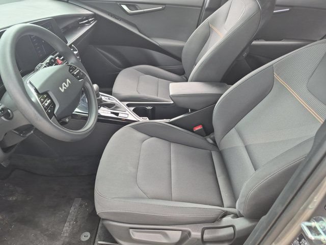 Used 2025 Kia Niro LX FWD image 24