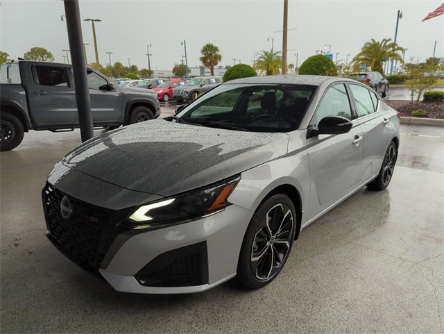 New 2025 Nissan Altima 2.5 SR image 9