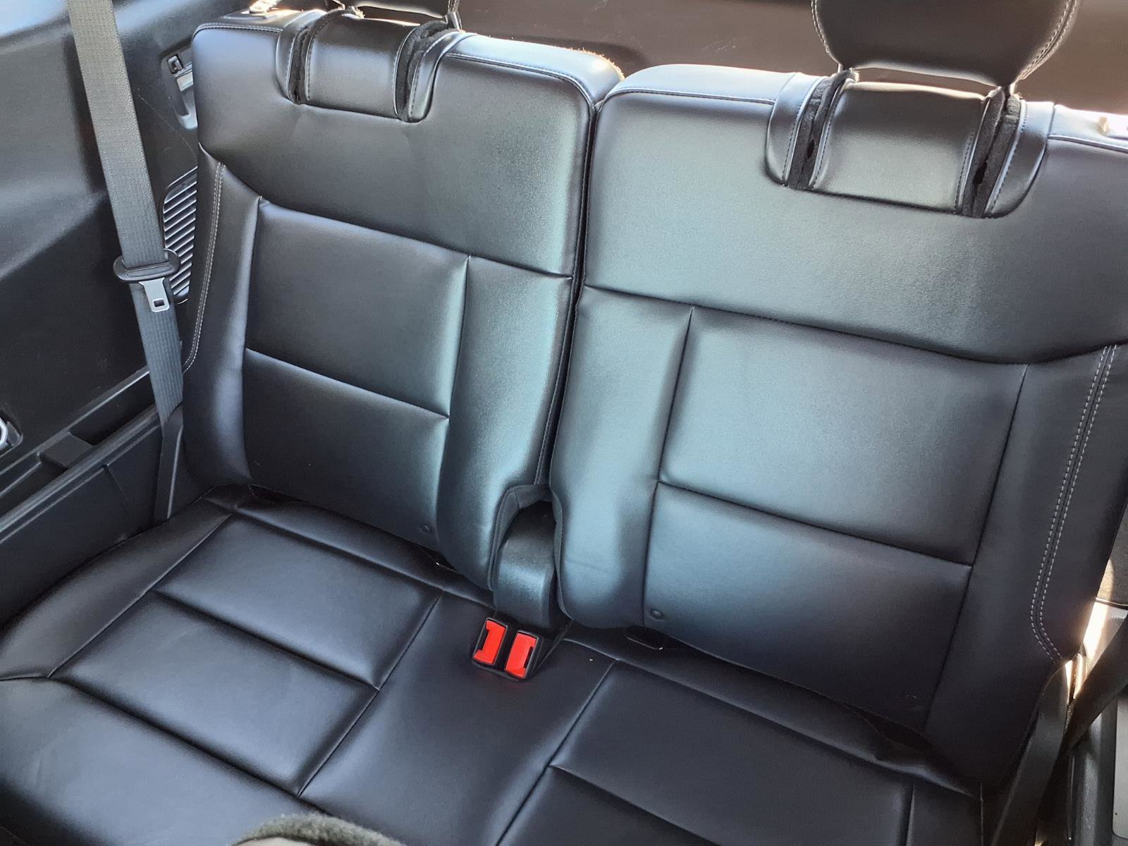 Used 2024 Ford Explorer XLT w/ Equipment Group 202A AWD/4WD image 8