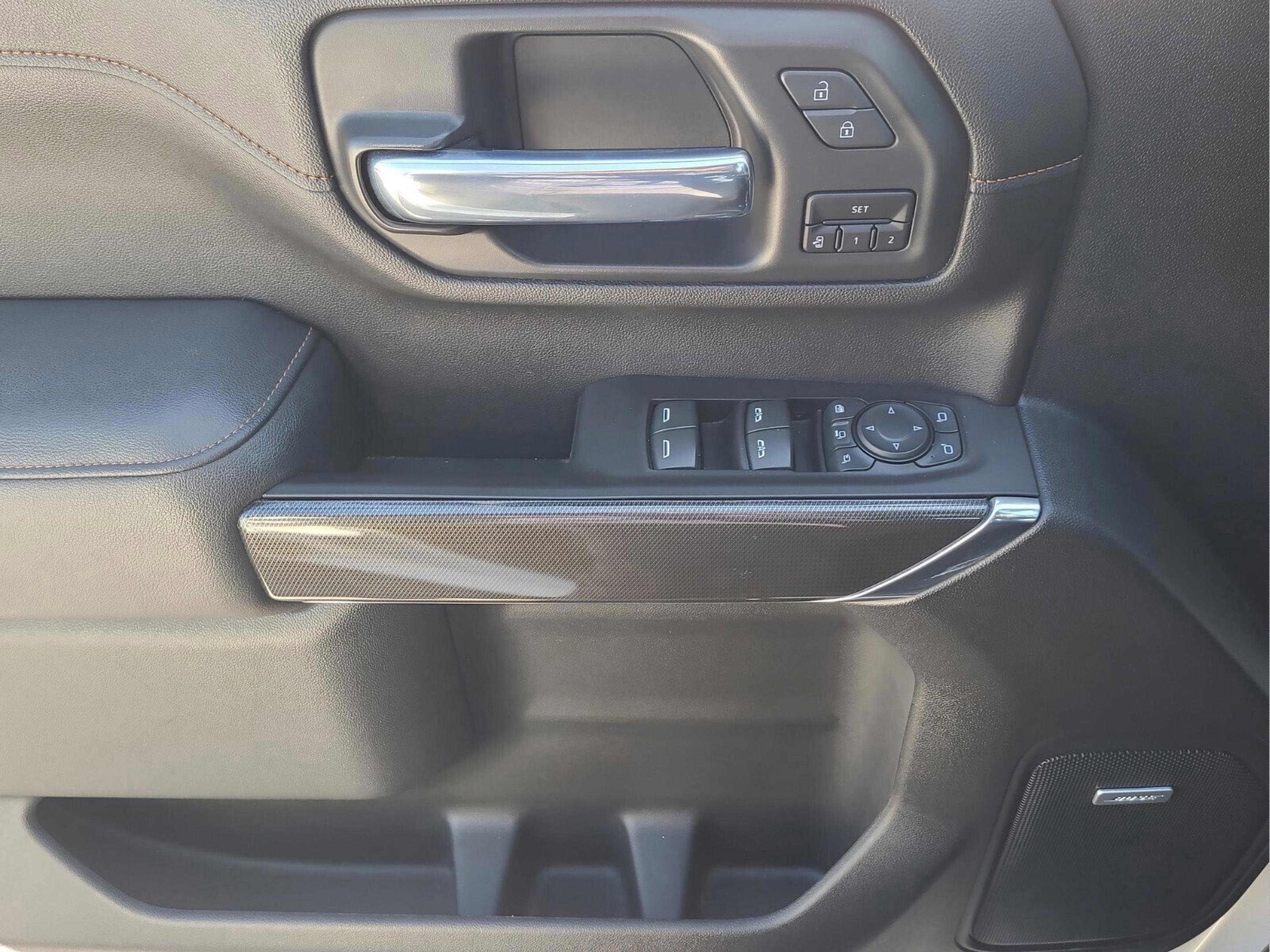 Used 2021 GMC Sierra 2500 AT4 w/ AT4 Premium Plus Package image 17