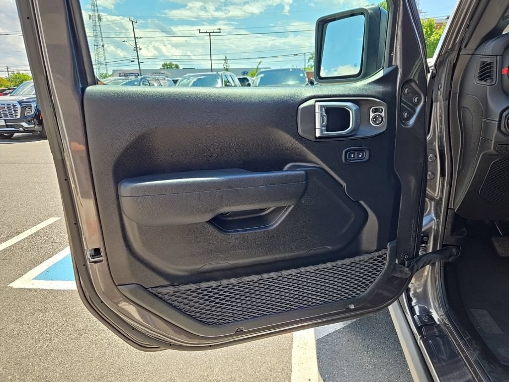 Used 2026 Jeep Wrangler Unlimited Rubicon AWD/4WD image 13