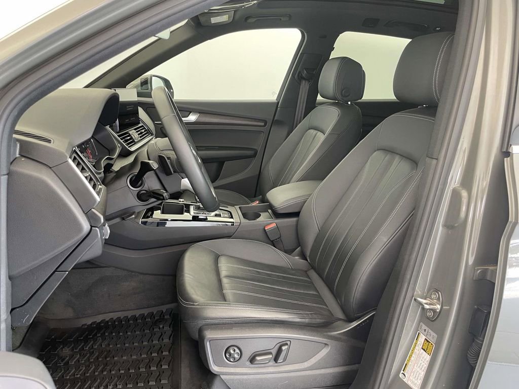 Certified 2023 Audi Q5 2.0T Premium w/ Convenience Package AWD/4WD image 5