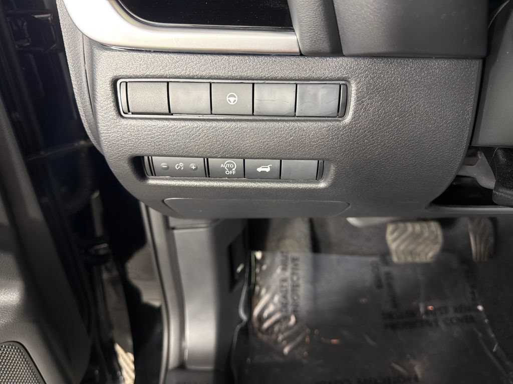 Used 2026 Nissan Rogue SL AWD/4WD image 15