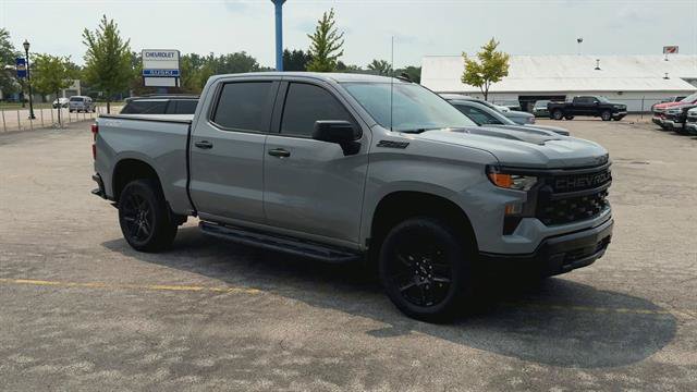 Used 2024 Chevrolet Silverado 1500 Custom Trail Boss w/ Turbomax Blackout Package AWD/4WD image 2