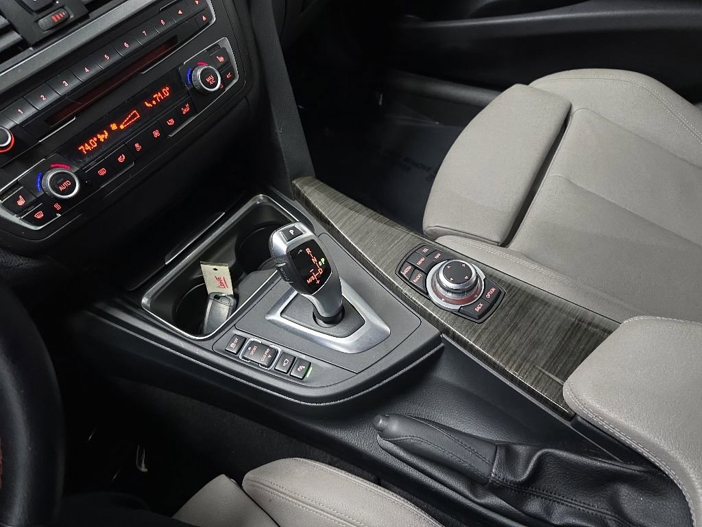 Used 2013 BMW 335i xDrive Sedan AWD/4WD image 26