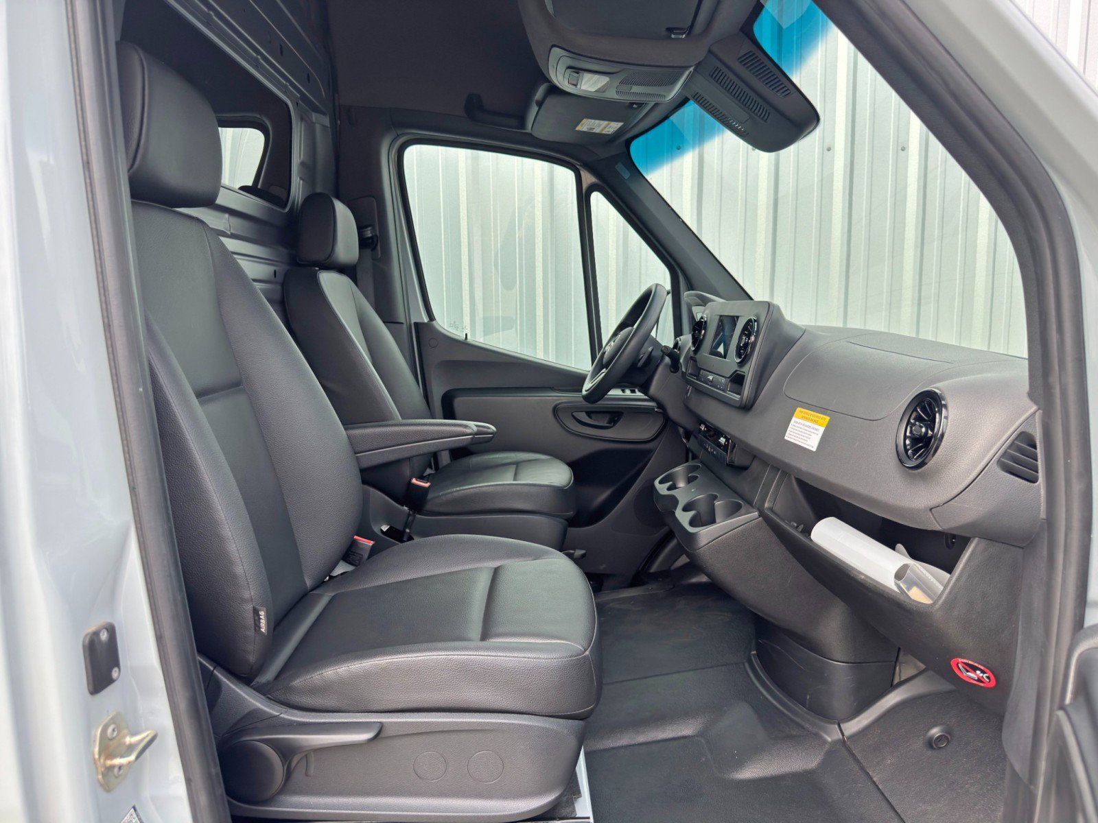Used 2023 Mercedes-Benz Sprinter 2500 w/ Acoustic Package image 15