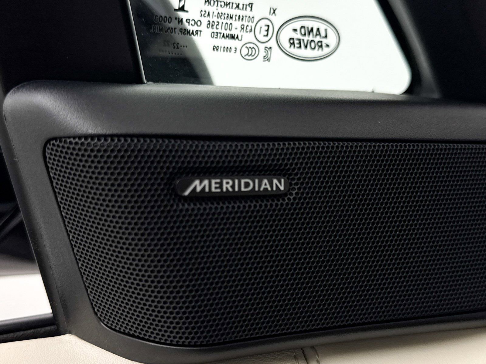 Used 2023 Land Rover Range Rover SE image 7