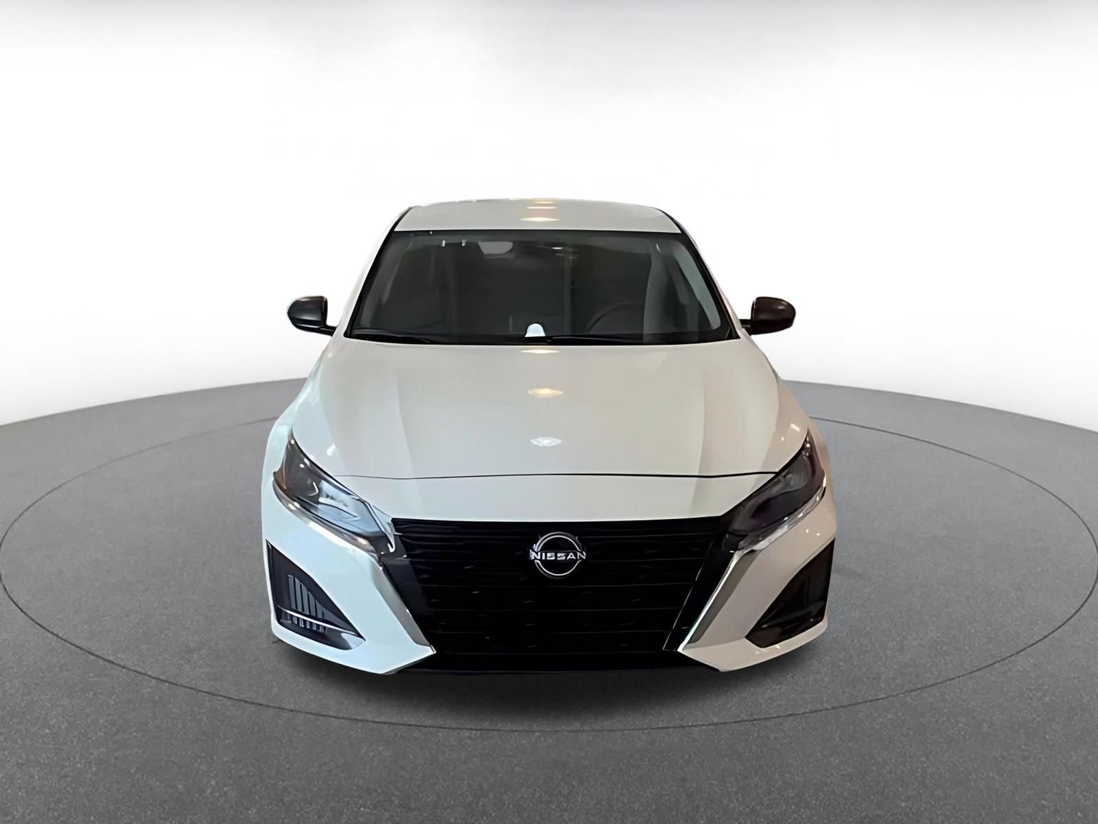 Used 2025 Nissan Altima 2.5 SV FWD image 4