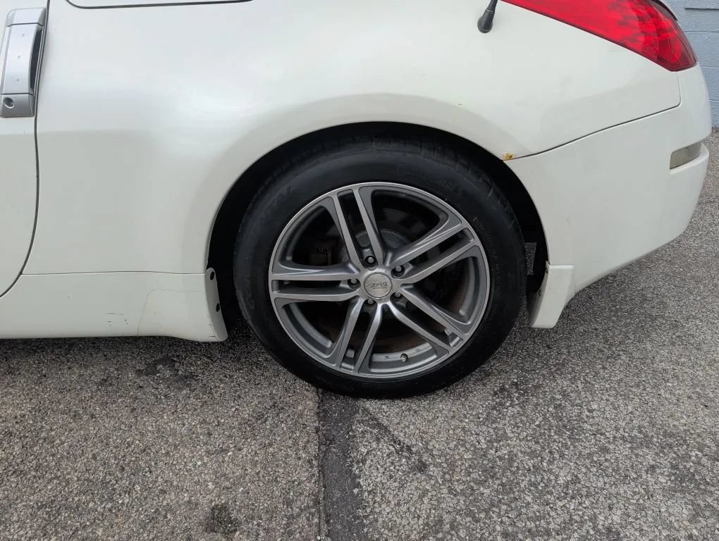 Used 2007 Nissan 350Z Touring RWD image 15
