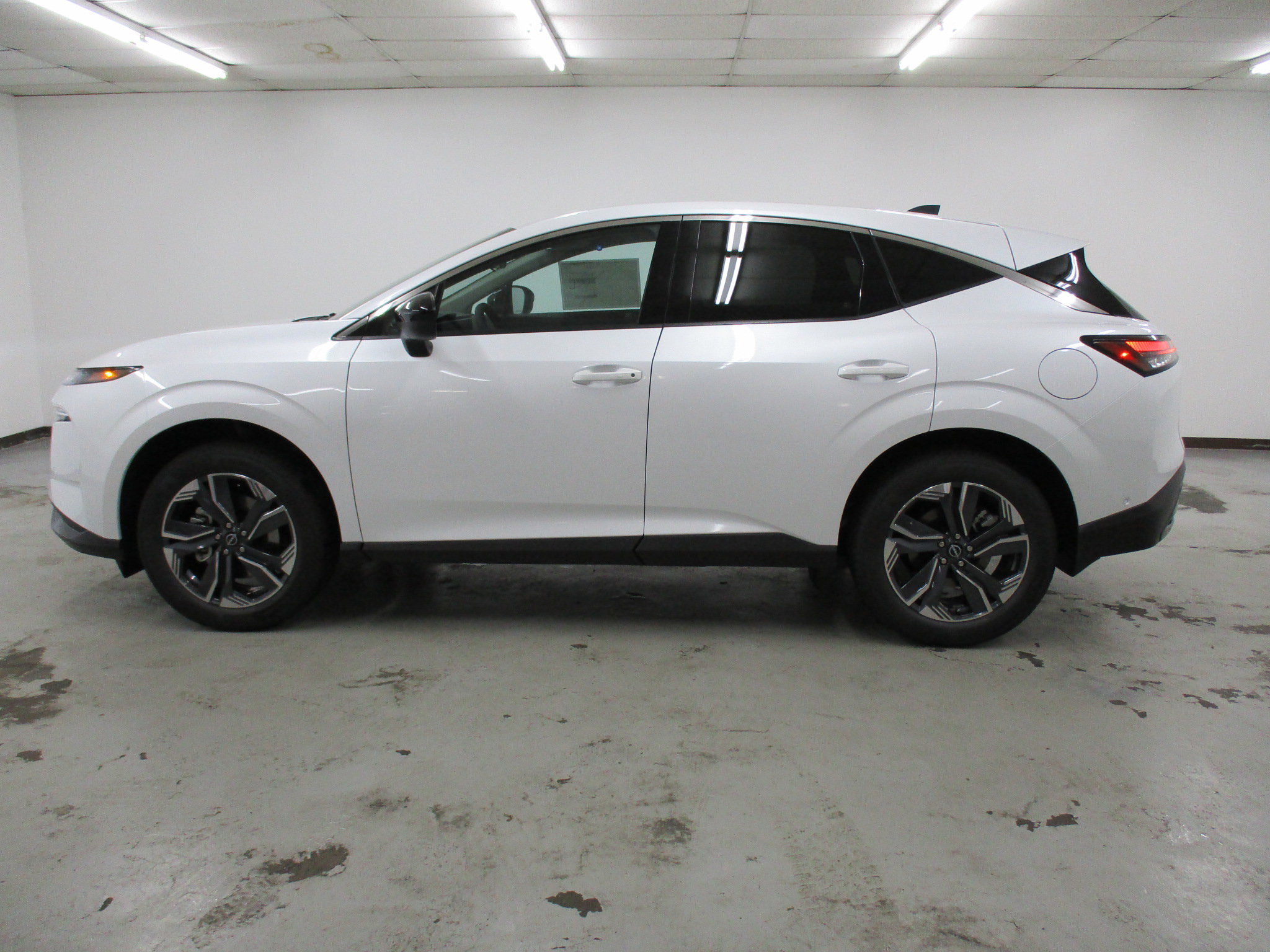 New 2025 Nissan Murano SV image 2