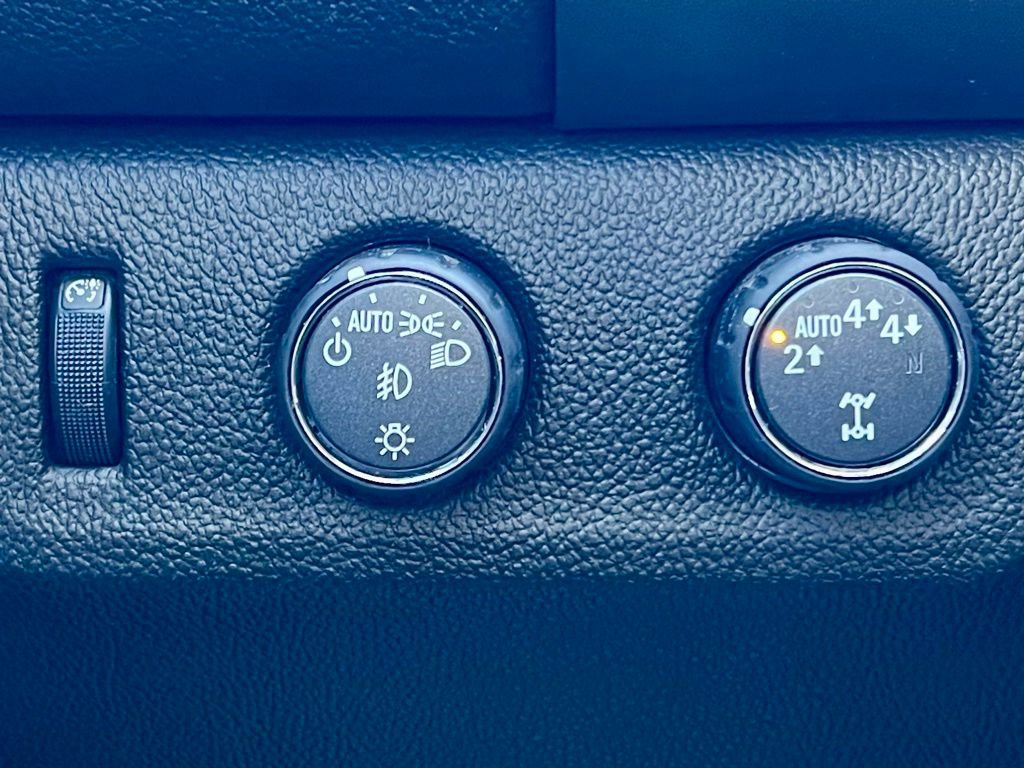 Used 2021 GMC Canyon AT4 w/ Driver Alert Package image 27