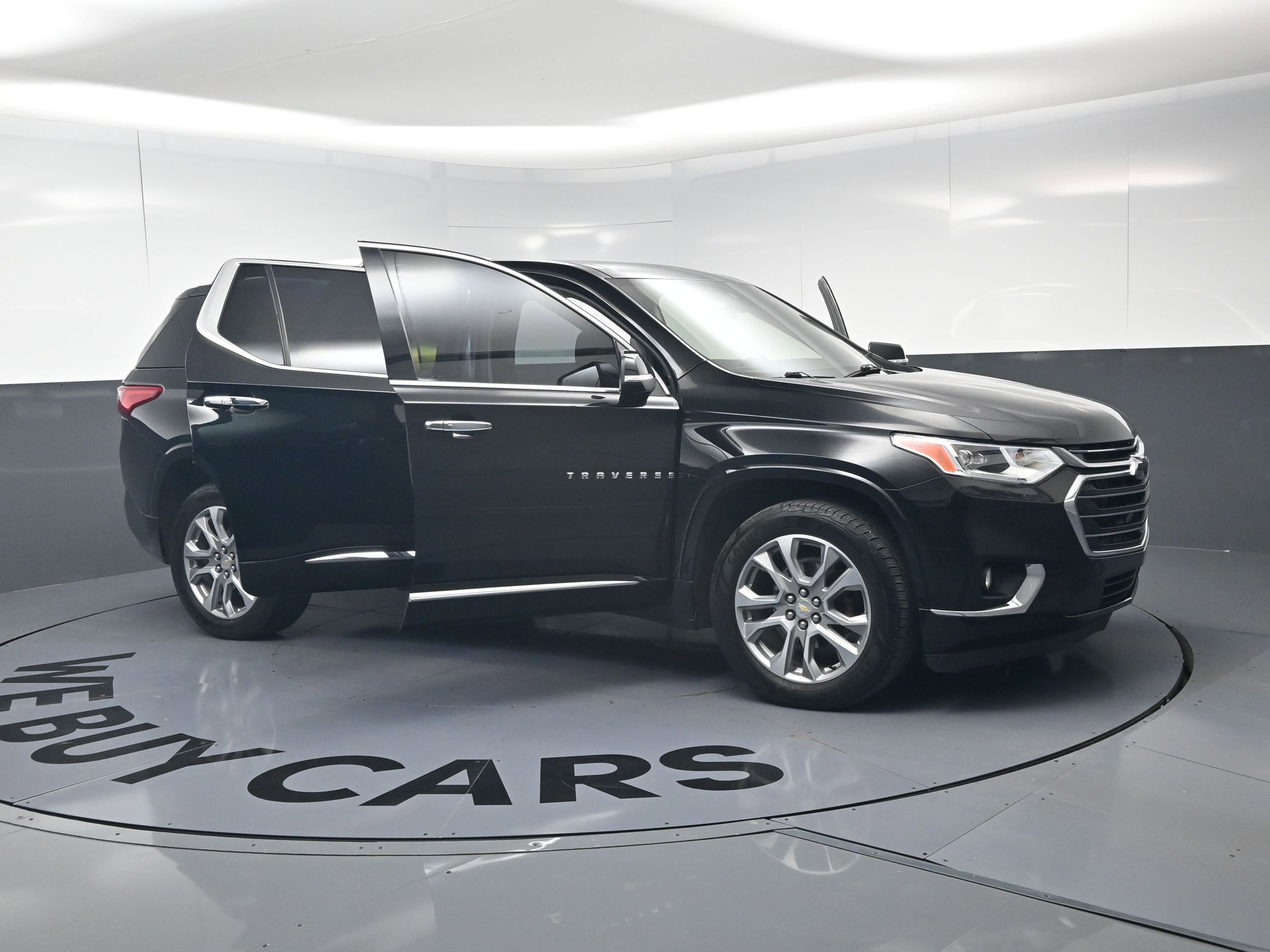 Used 2021 Chevrolet Traverse Premier AWD/4WD image 28