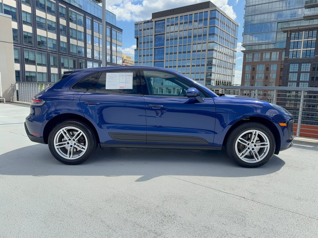 Certified 2024 Porsche Macan AWD/4WD image 8