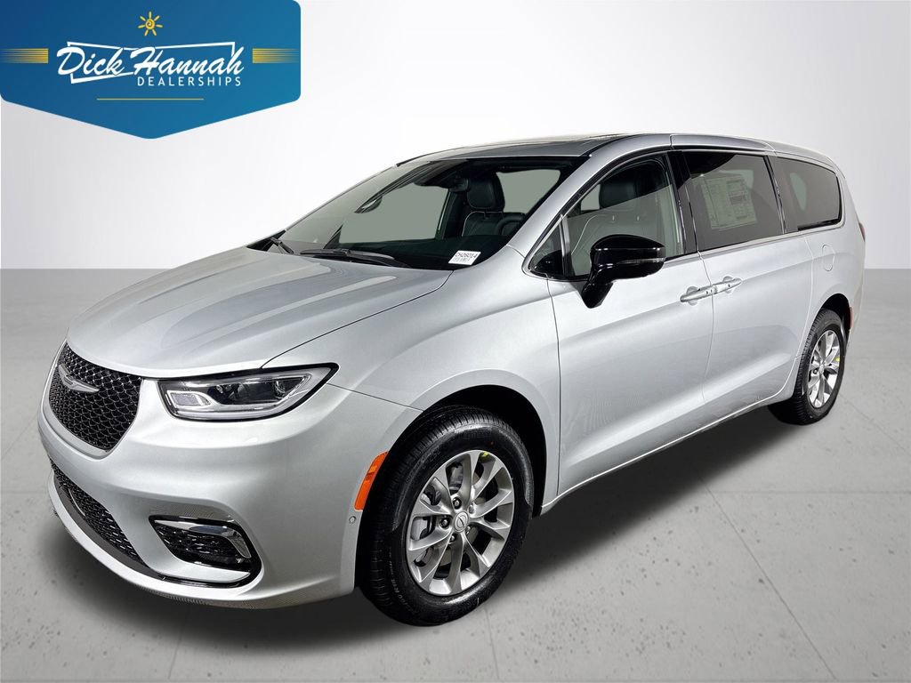 New 2026 Chrysler Pacifica Limited image 1