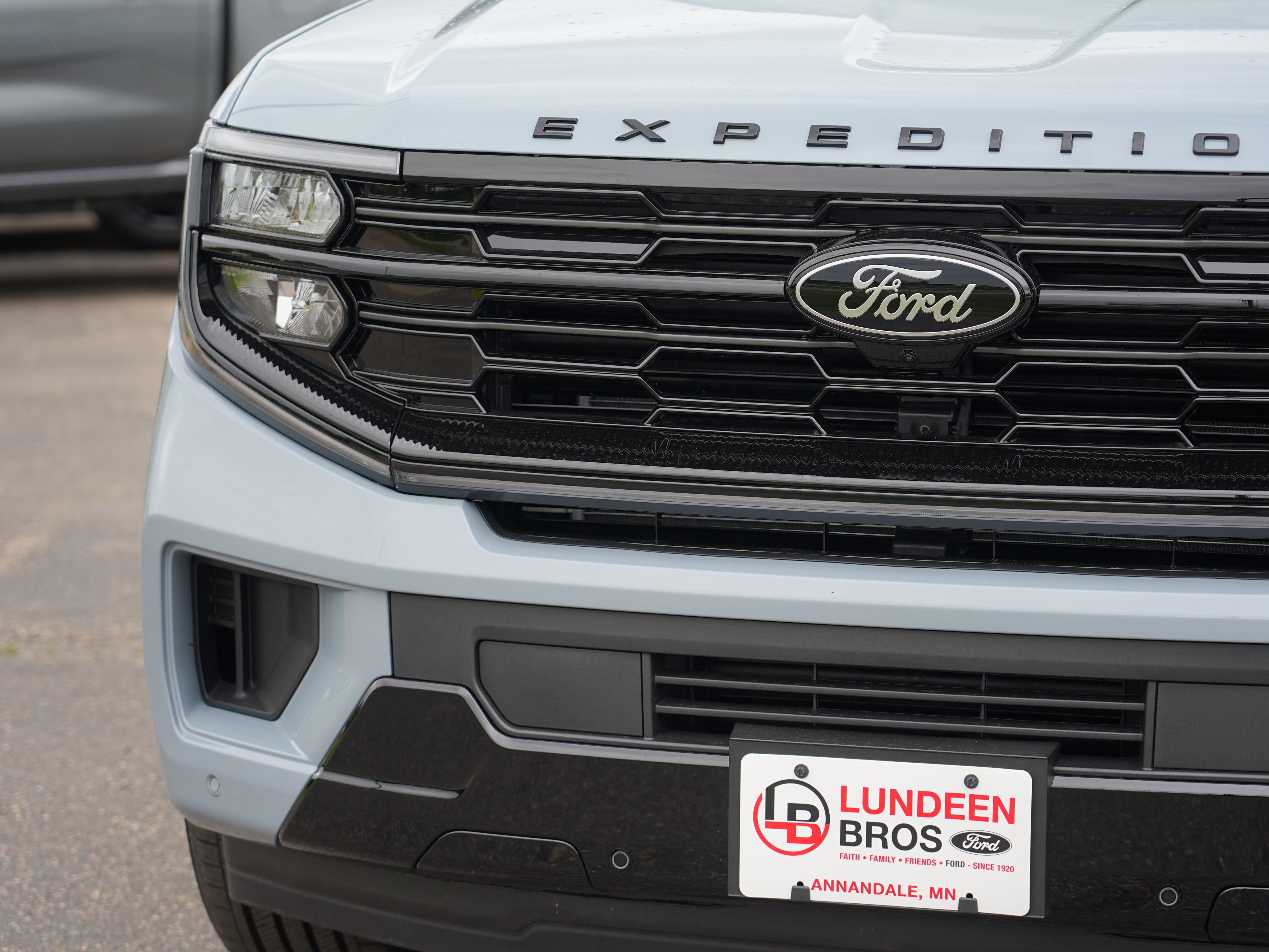 New 2026 Ford Expedition Max Platinum w/ Stealth Performance Package AWD/4WD image 11