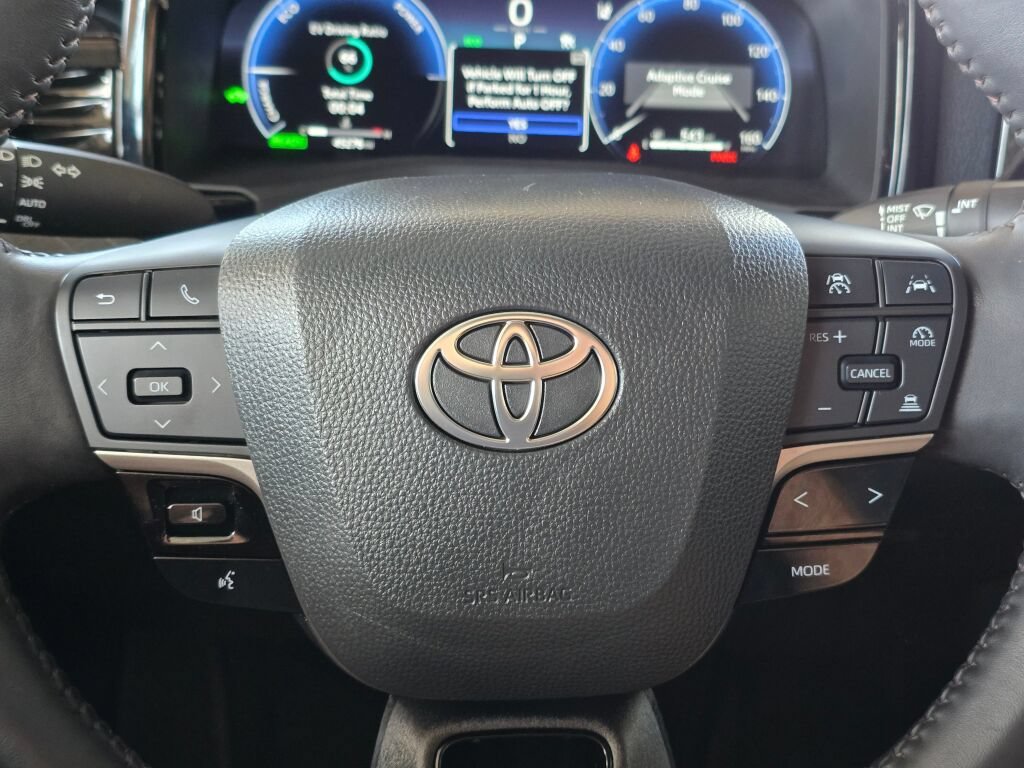 Used 2025 Toyota Camry XLE FWD image 23