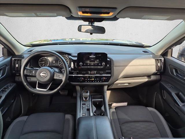 Used 2023 Nissan Pathfinder SV FWD image 10