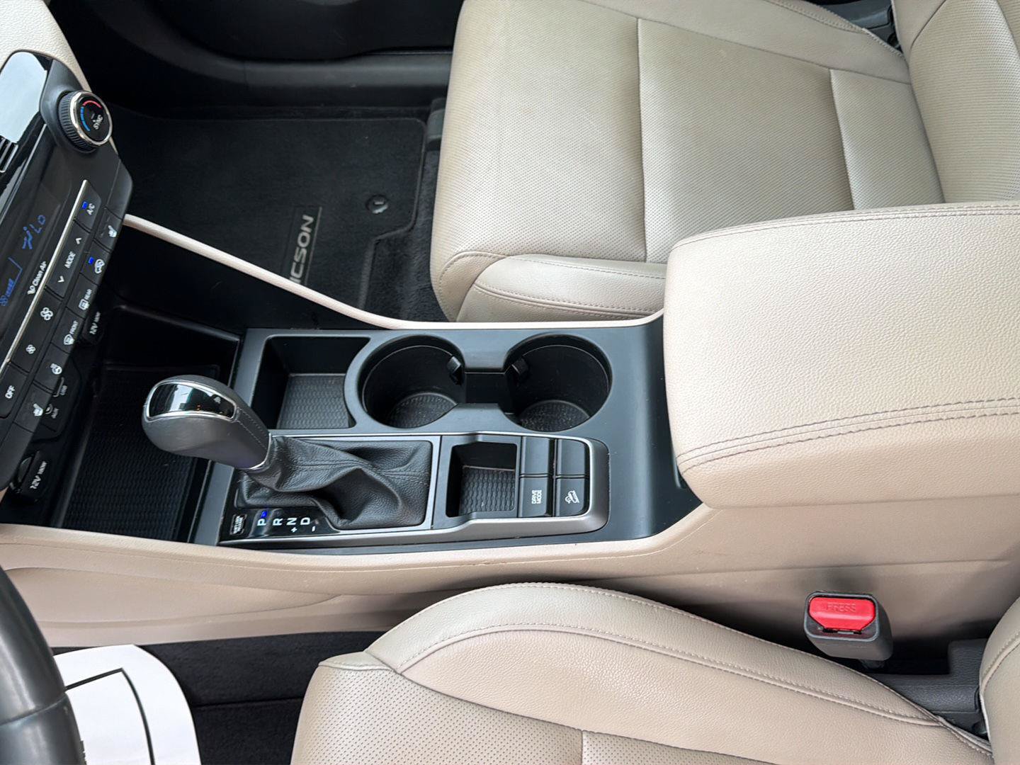 Used 2018 Hyundai Tucson Limited FWD image 17