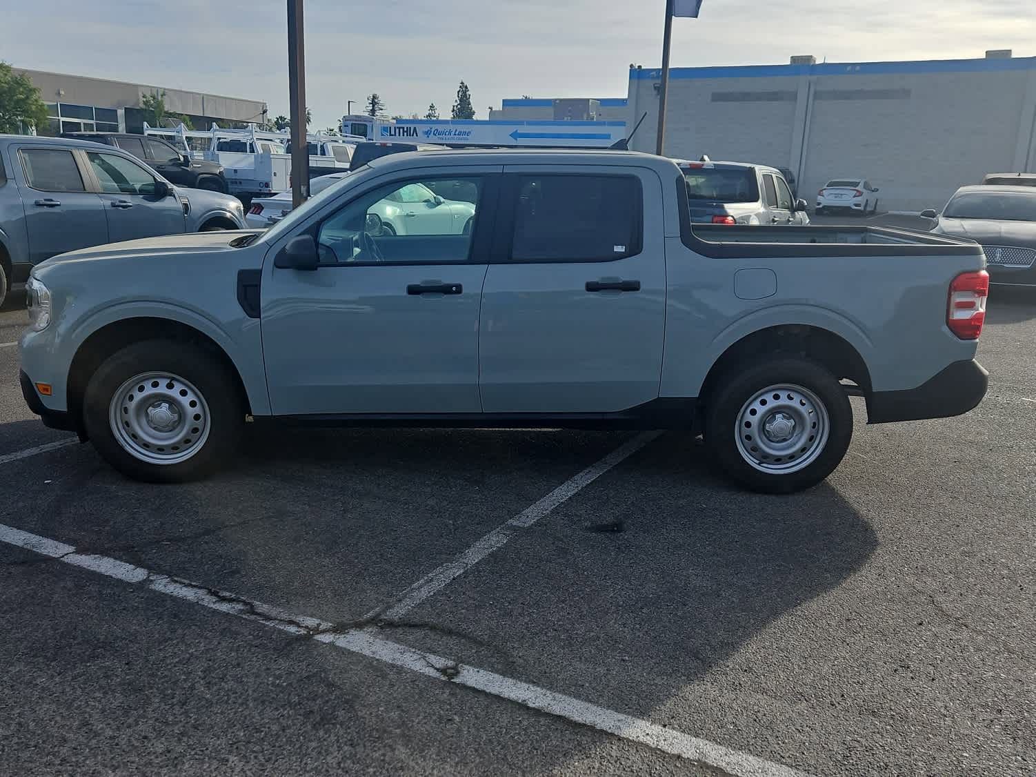 Used 2023 Ford Maverick XL image 5