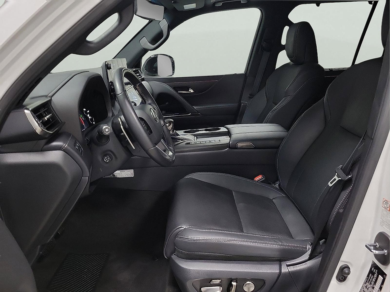 Used 2024 Lexus LX 600 4WD w/ Appearance Package image 12