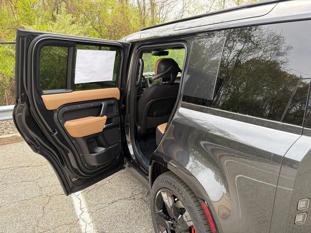New 2026 Land Rover Defender 110 X AWD/4WD image 12
