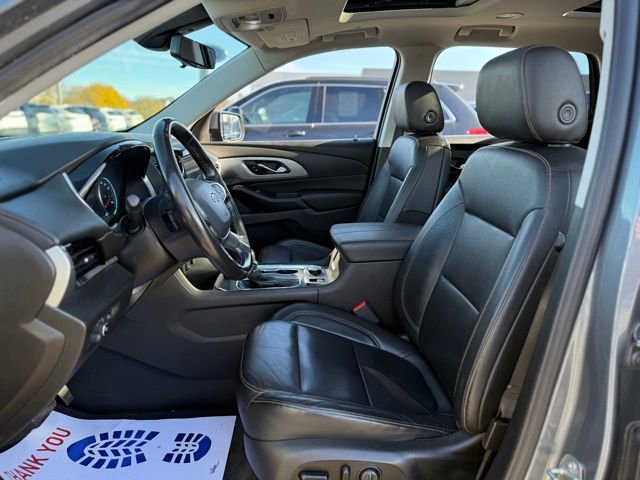 Used 2021 Chevrolet Traverse RS image 2