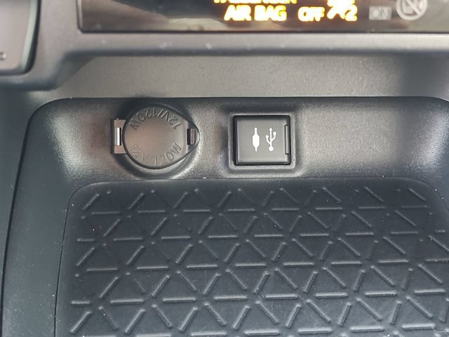Used 2019 Toyota RAV4 XLE Premium FWD image 17