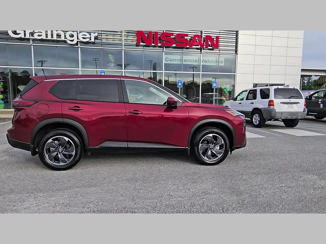 Used 2025 Nissan Rogue SV FWD image 36
