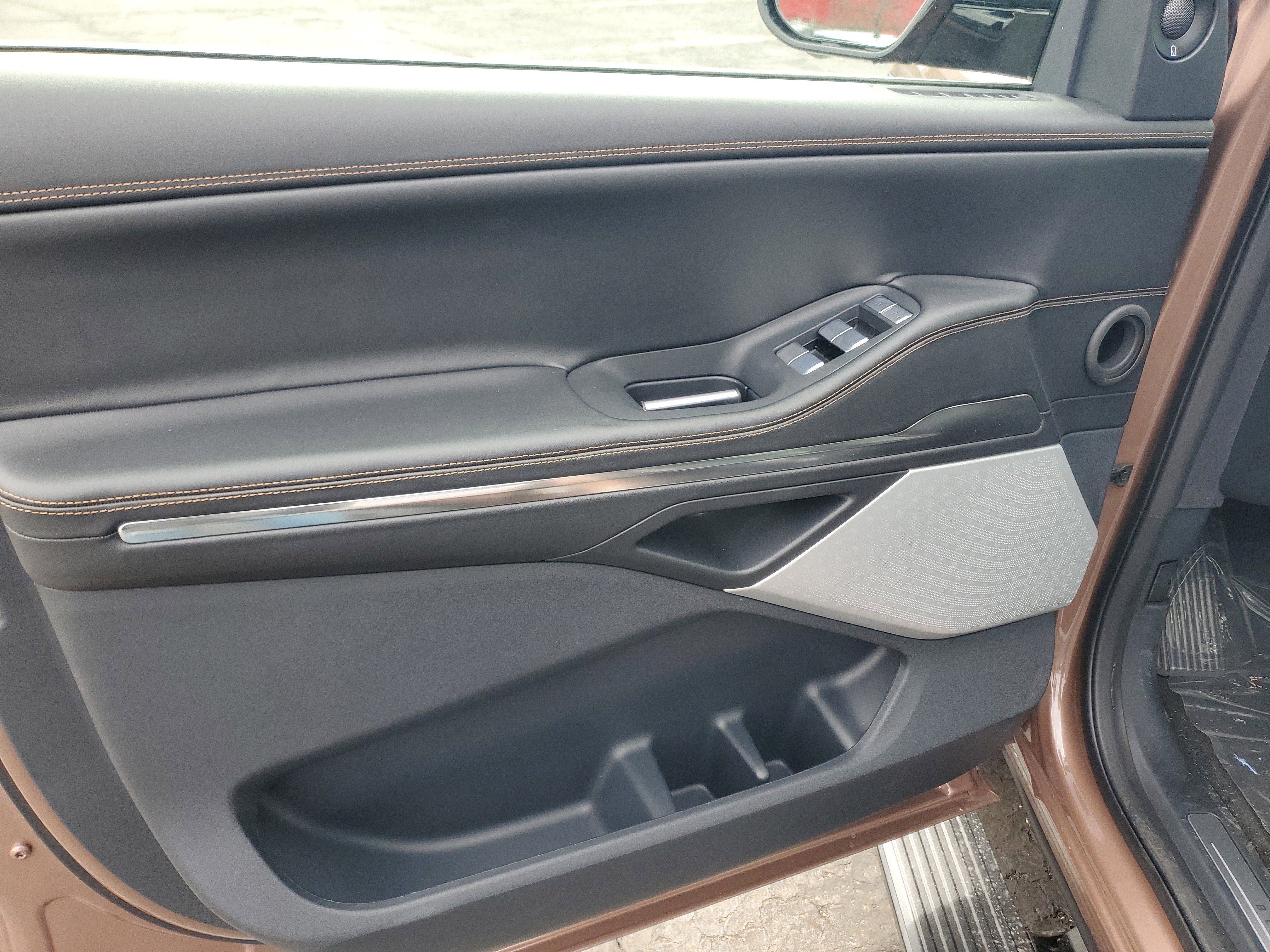 New 2026 Lincoln Navigator L Black Label AWD/4WD image 8