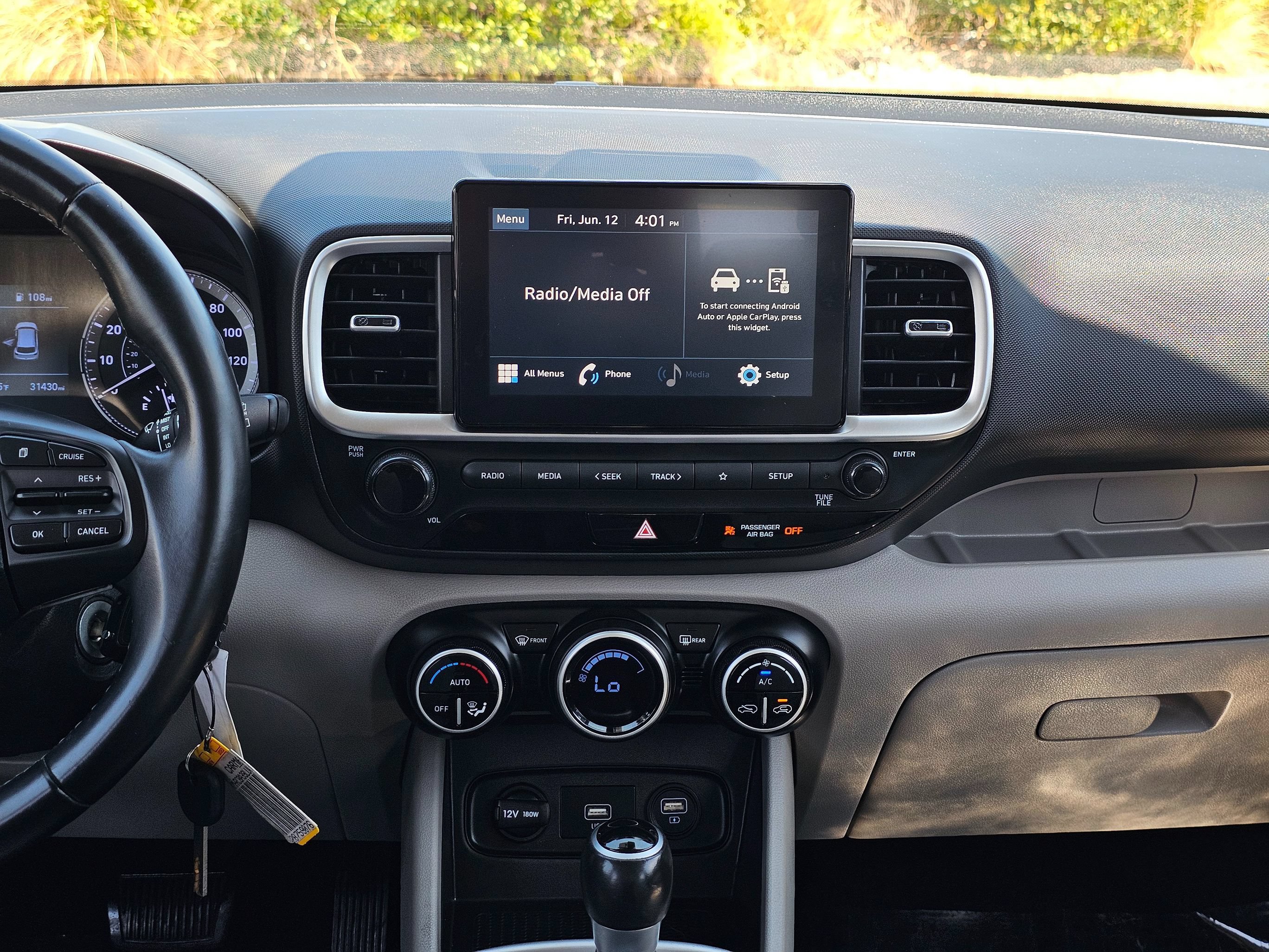 Used 2020 Hyundai Venue SEL w/ Convenience Package FWD image 23