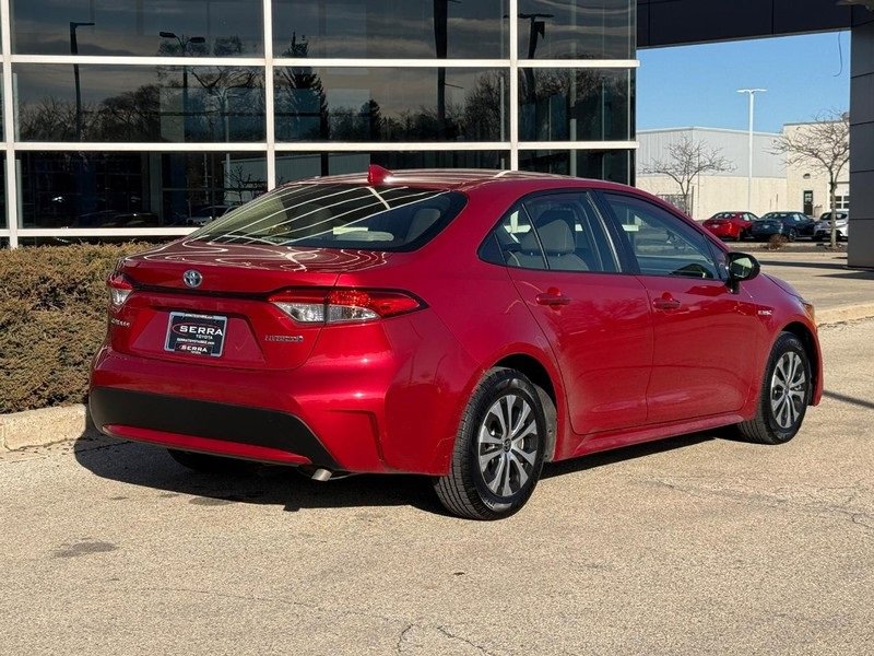 Used 2021 Toyota Corolla LE image 3
