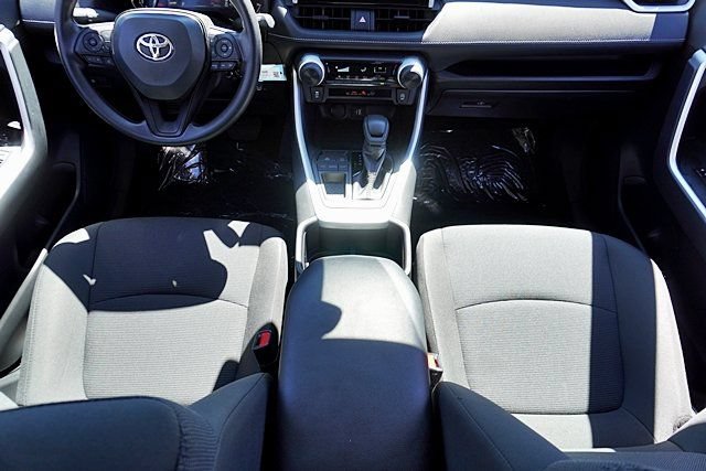 Used 2025 Toyota RAV4 LE FWD image 29