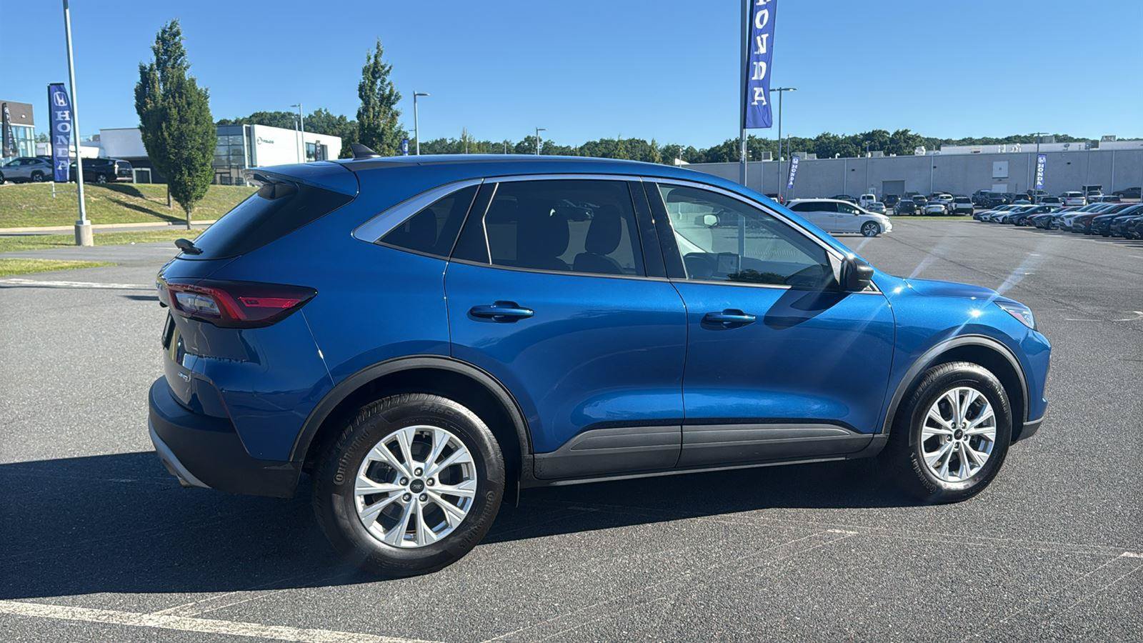 Used 2023 Ford Escape Active AWD/4WD image 5
