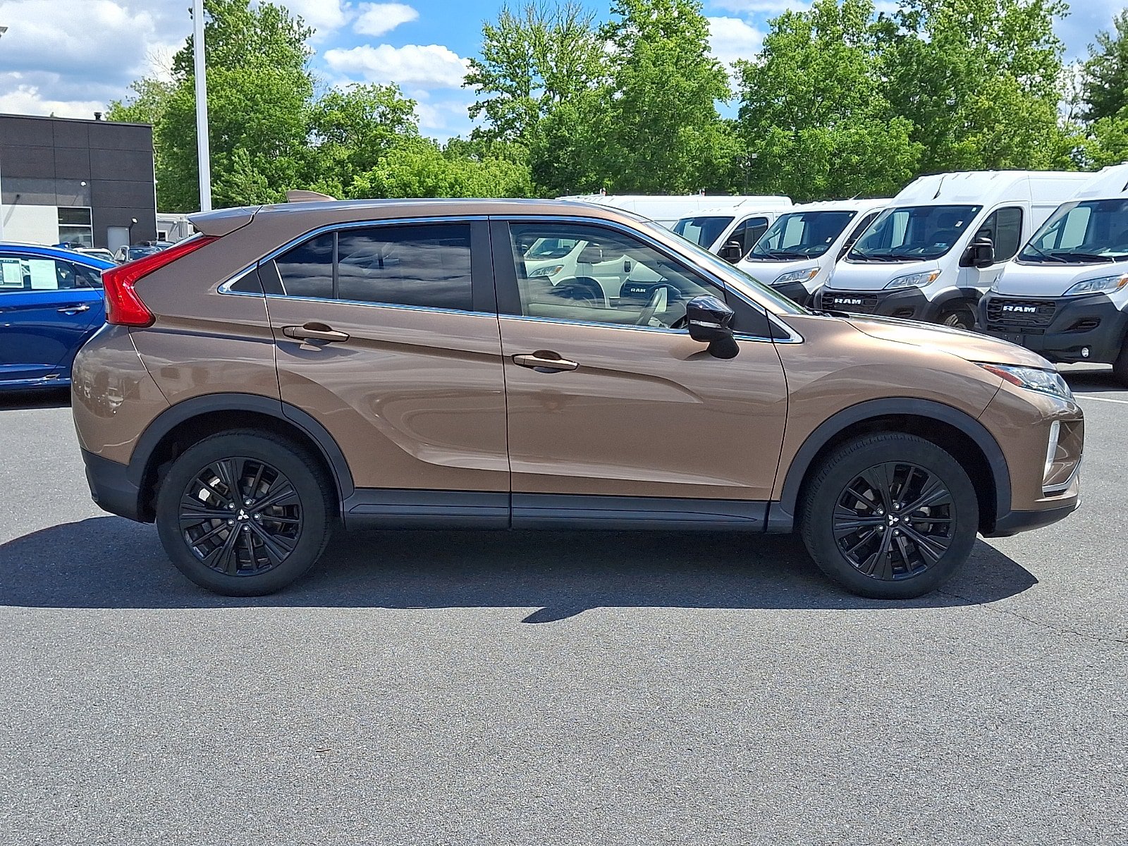 Used 2018 Mitsubishi Eclipse Cross LE AWD/4WD video 4