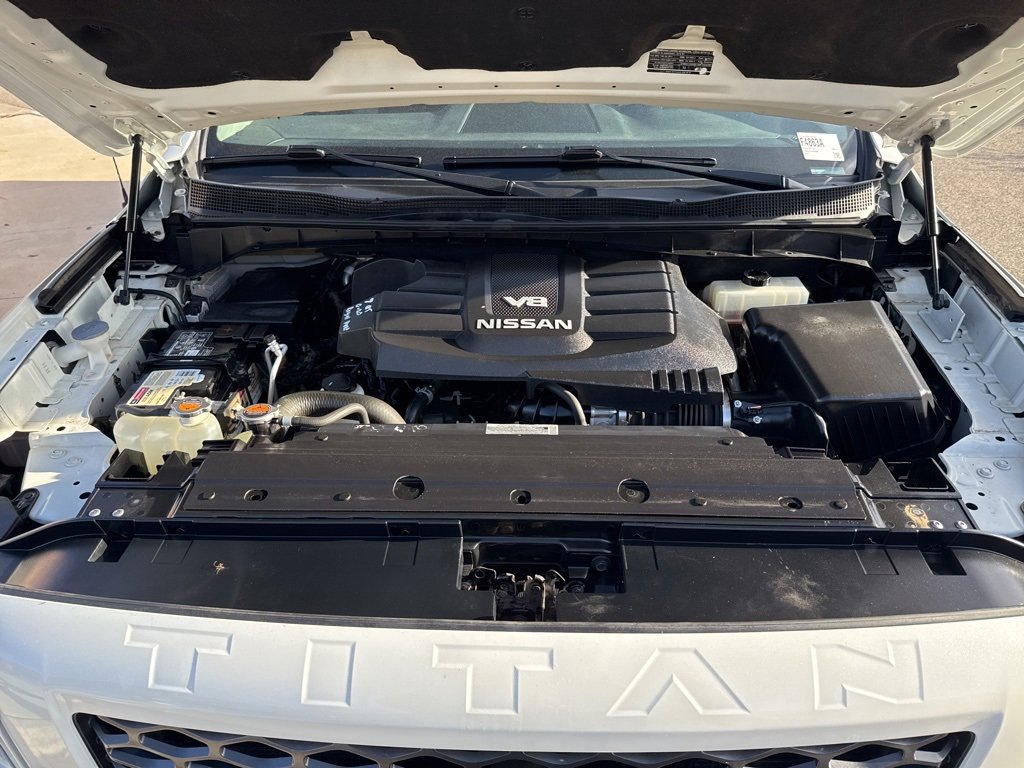Used 2018 Nissan Titan PRO-4X image 9