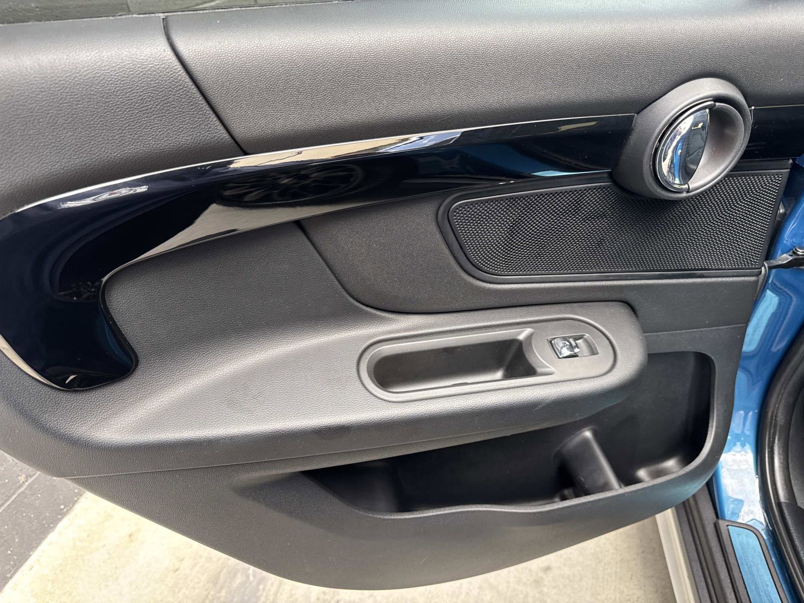 Used 2022 MINI Cooper Countryman S w/ Storage Package image 8