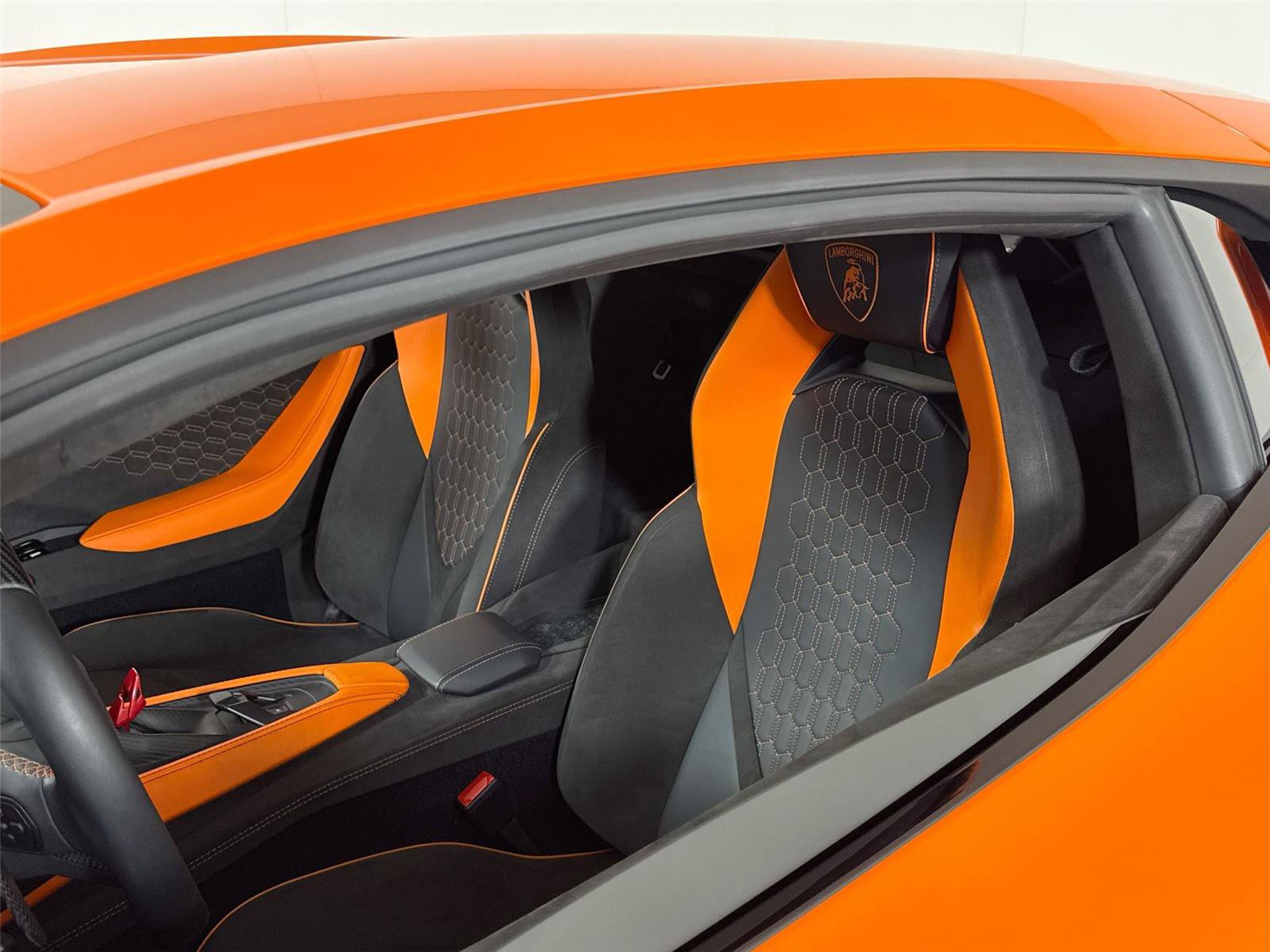 Used 2024 Lamborghini Revuelto image 14