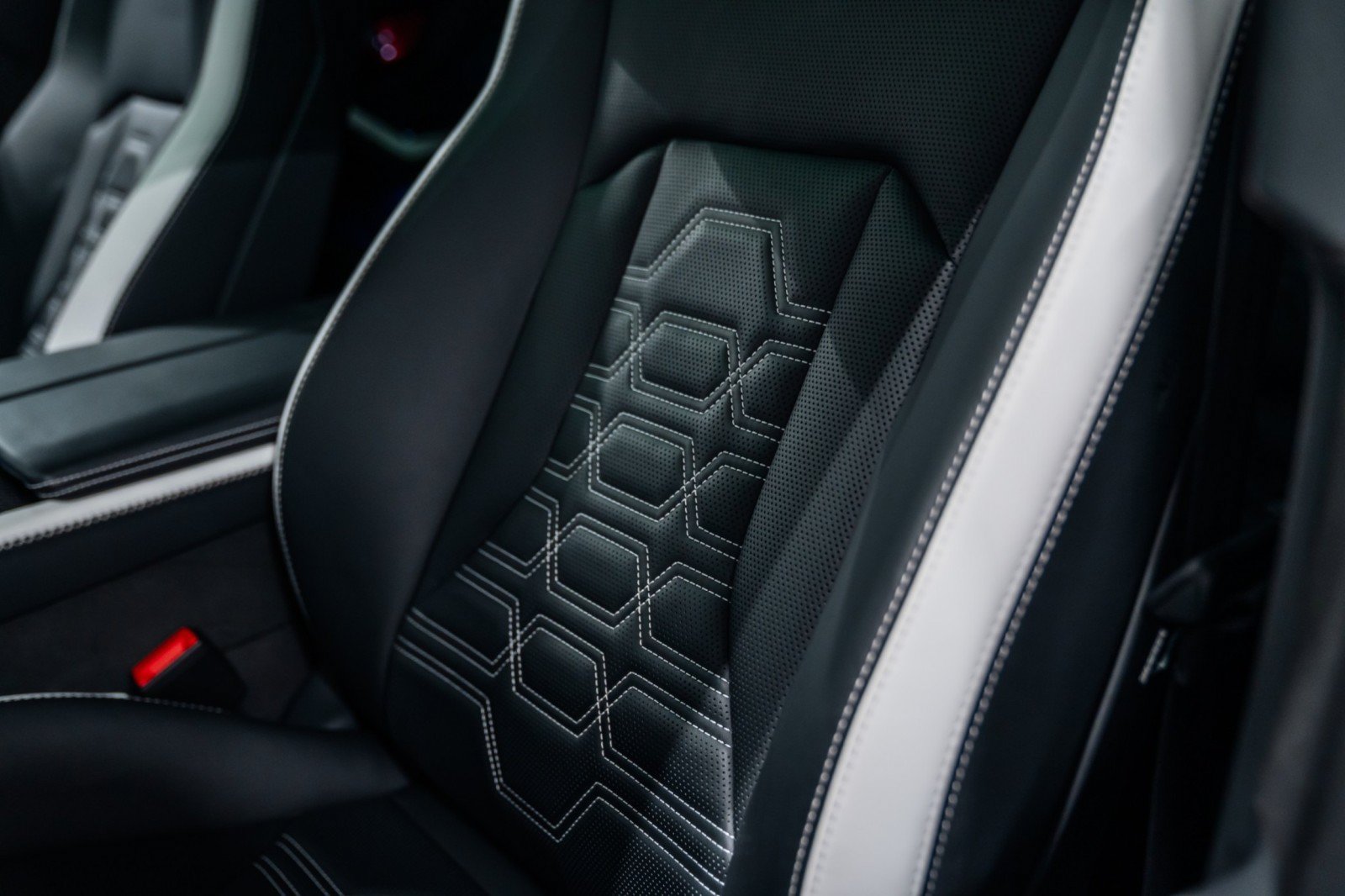Used 2025 Lamborghini Urus SE AWD/4WD image 19