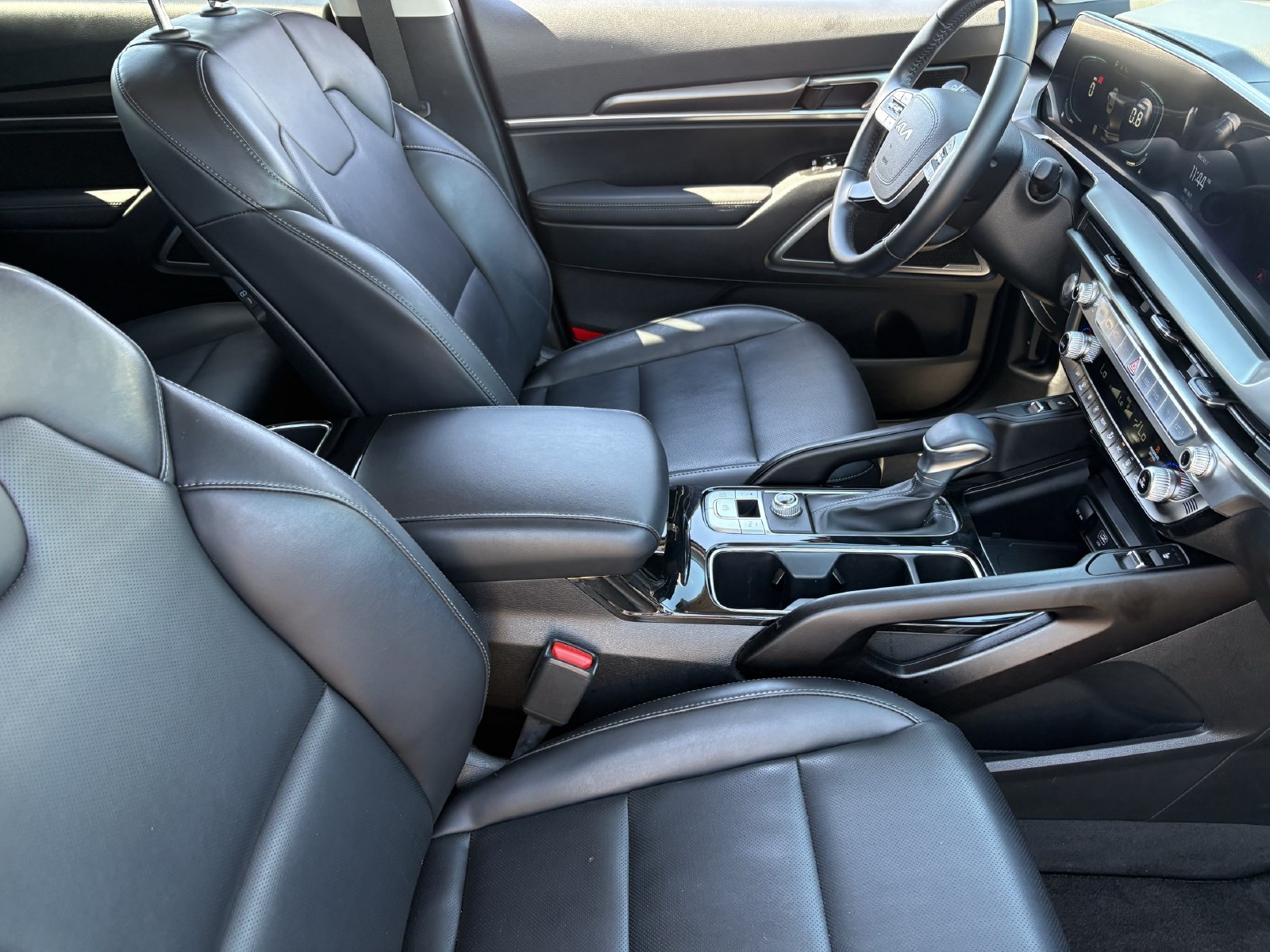 Used 2025 Kia Telluride S FWD image 13