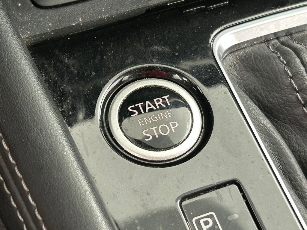 Used 2023 Nissan Kicks SR w/ SR Premium Package FWD image 32